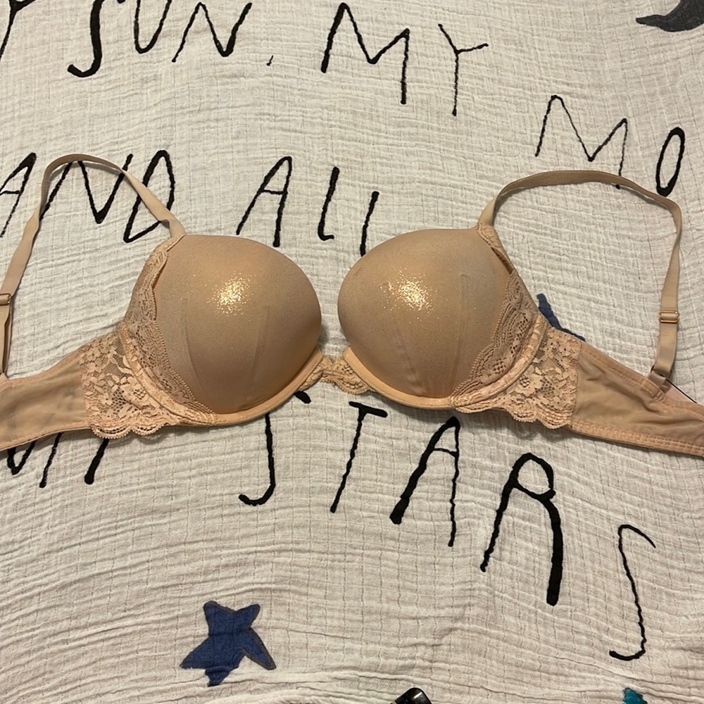 Victoria’s Secret 32DD Bra